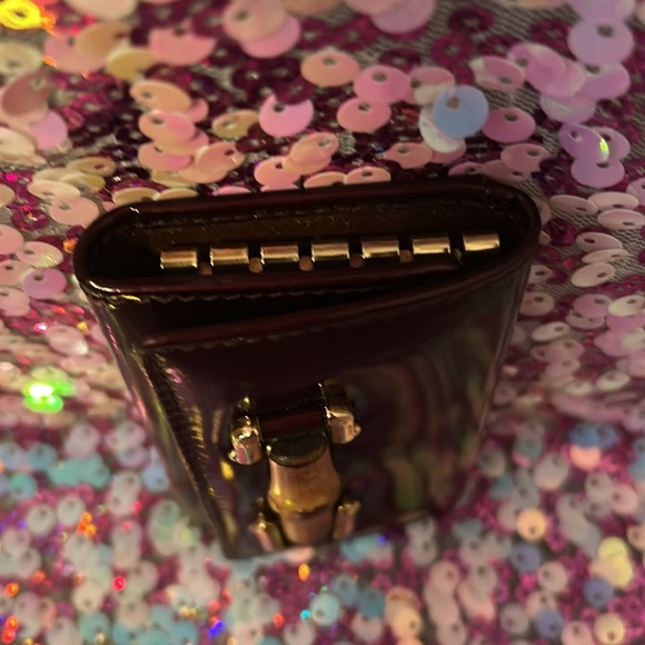 Elegant Gucci Burgundy key holder with Bamboo Accent - Picture 3 of 8